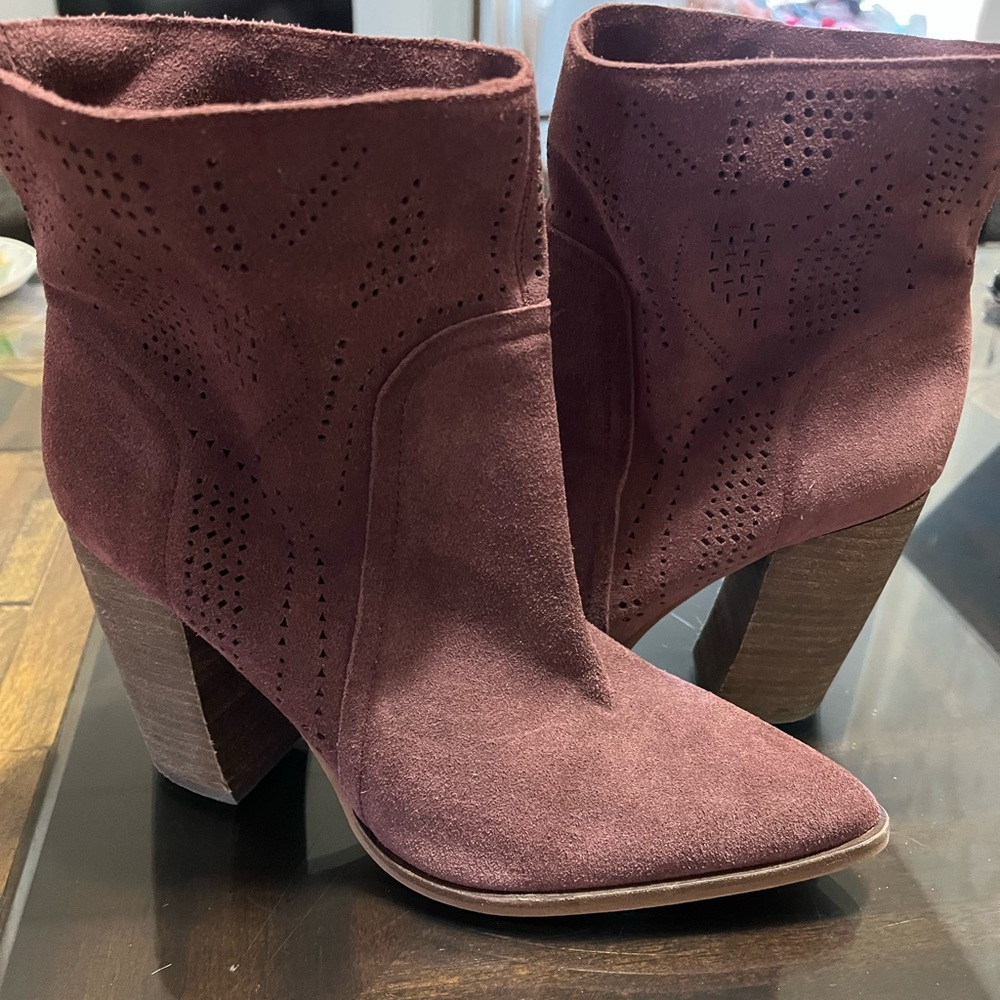 Vince Camuto Catheryna Leather Suede Booties Size 9